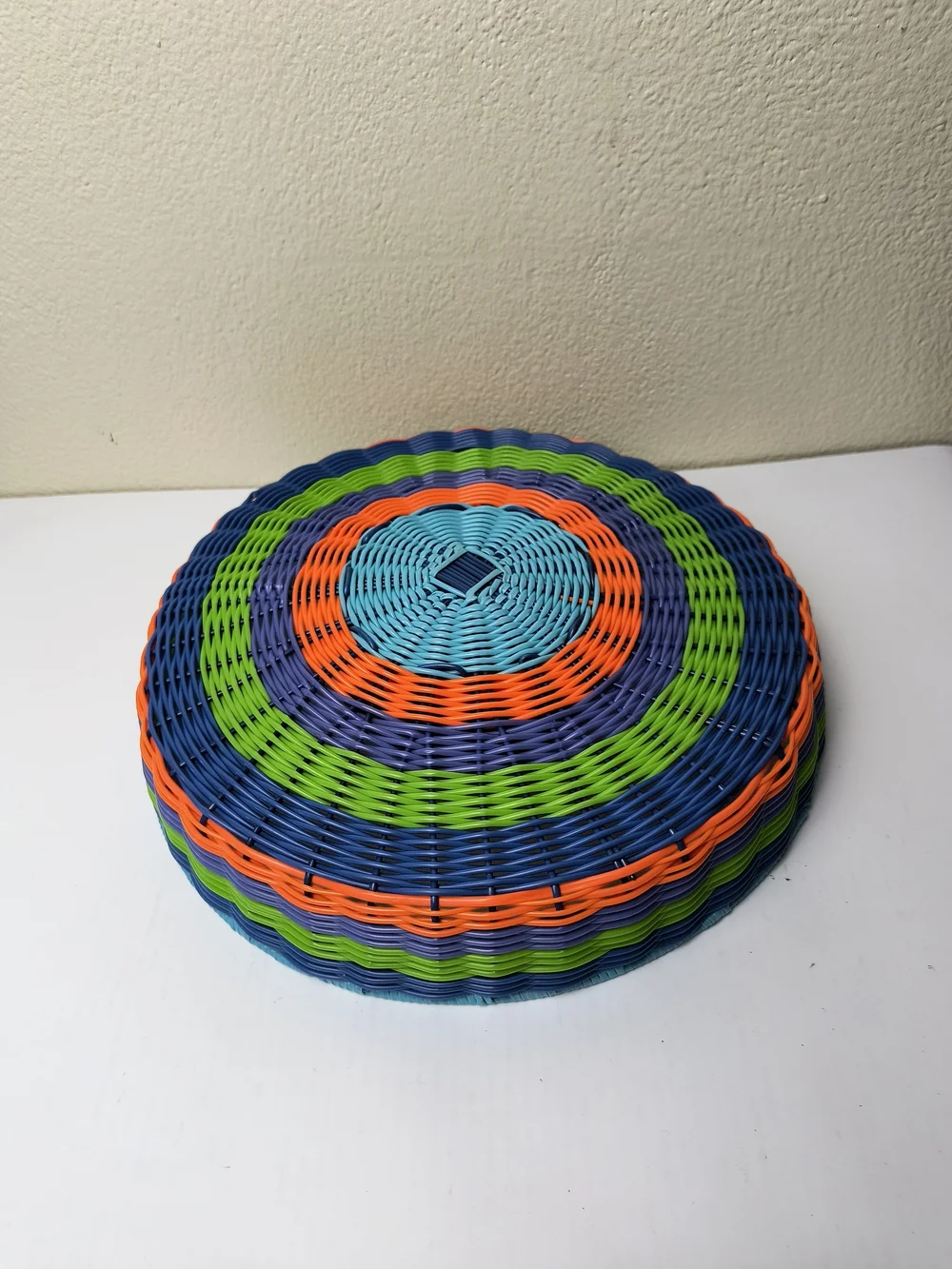 Vintage Boston Warehouse Woven Plastic Multi Appetizer Serving Tray Ship & Dip